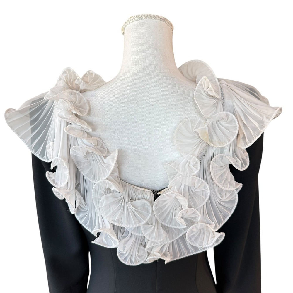Vintage Jack Bryan Black Formal Gown with White Pleated Ruffle Collar Size 10 - Picture 4 of 12